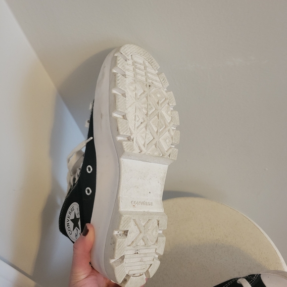 Converse Chuck Taylor Women's Black and White Lugged Sneakers size 7 - Picture 6 of 7
